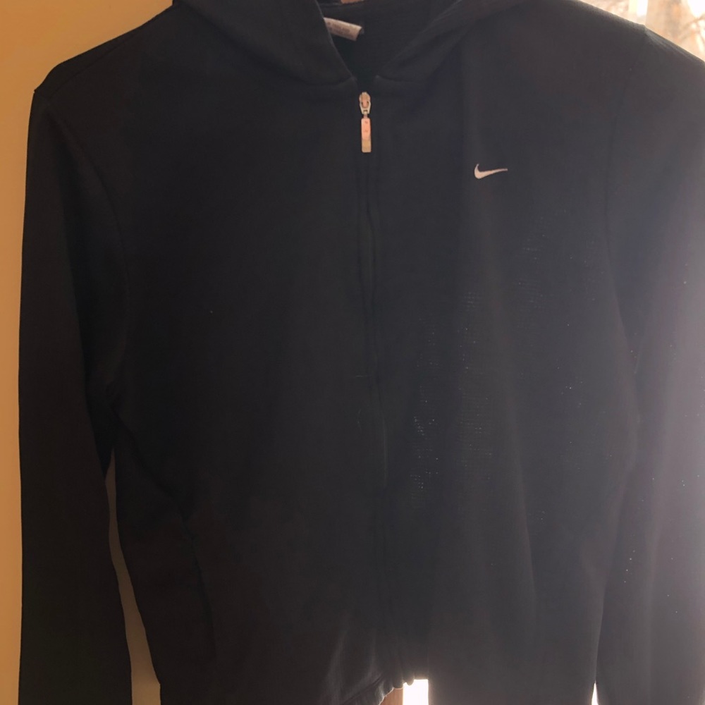 NIKE Black Zip up cropped style